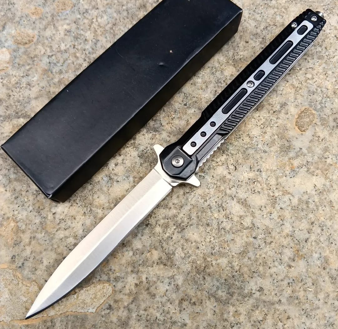 M390 Siyah Otomatik Metal Beyfendi Kamp Çakısı M390 Siyah Otomatik Metal Beyfendi Kamp Çakısı