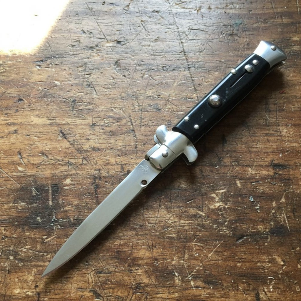 Siyah 21 Cm İtalyan Stiletto